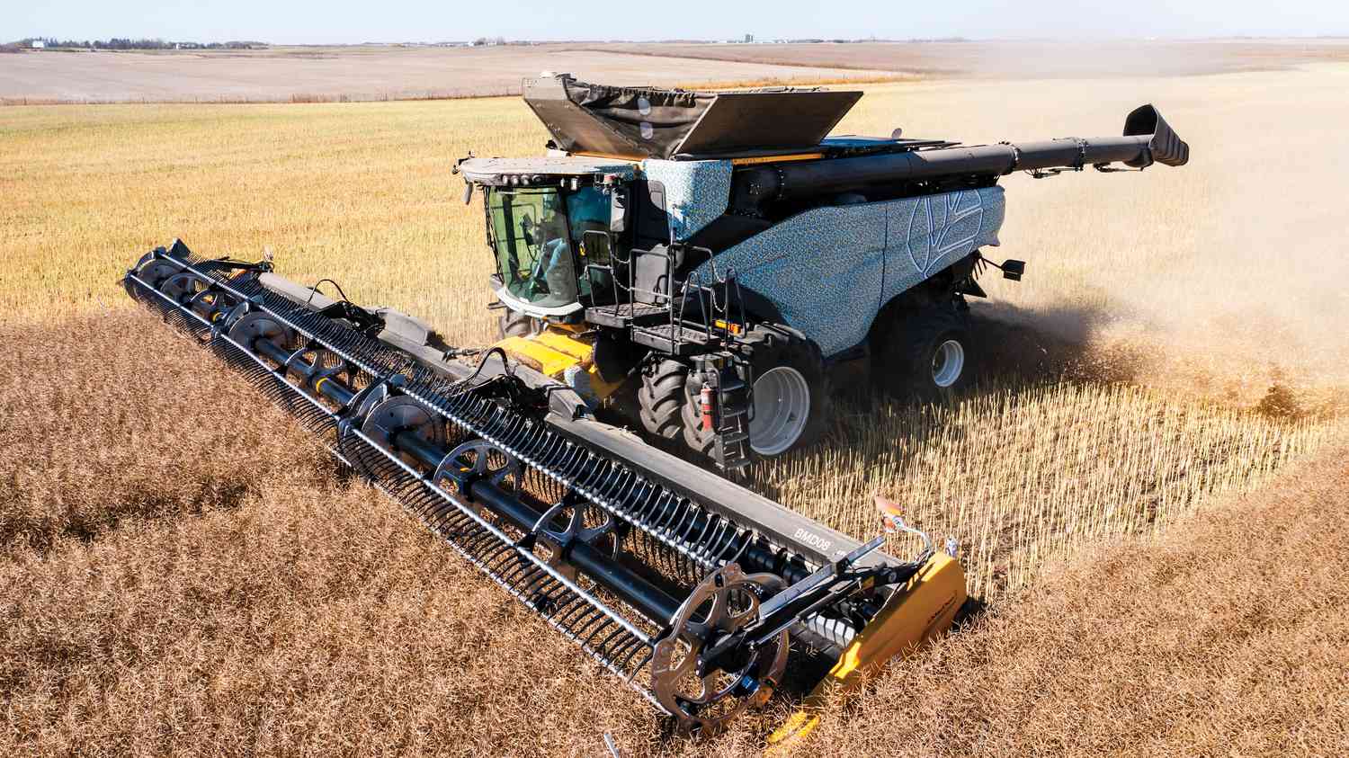 New Holland Reveals Next-gen CR11 Combine